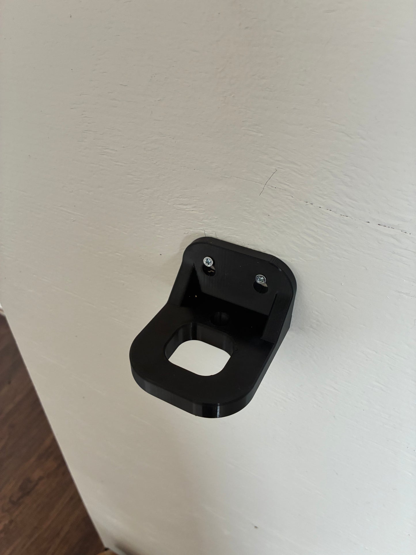 iK Sprayer Wall Mount – Slim, Space-Saving Redesign