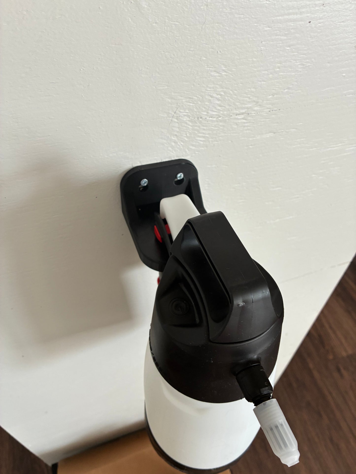 iK Sprayer Wall Mount – Slim, Space-Saving Redesign