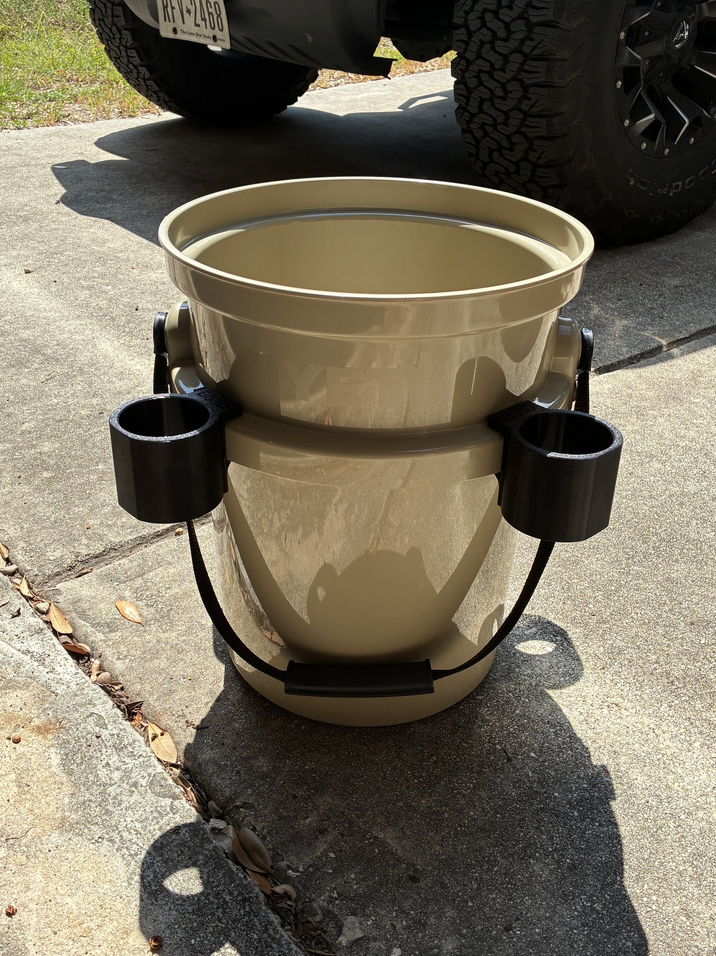 YETI 5-Gallon Bucket Mount – 16oz Bottle Holder