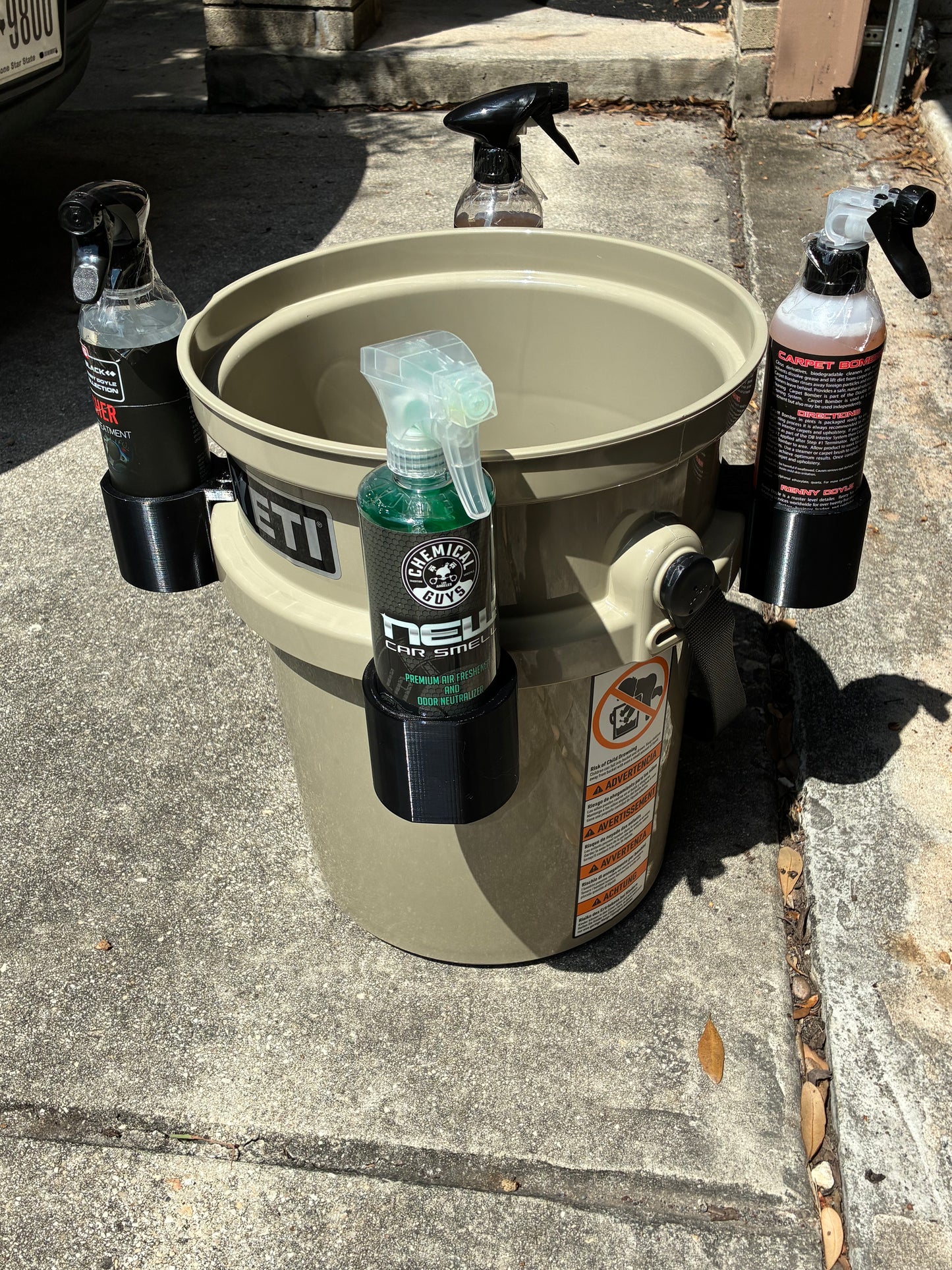YETI 5-Gallon Bucket Mount – 16oz Bottle Holder