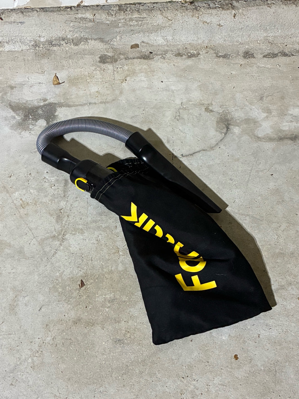 Fanttik Slim V8 Wall Mount | 3D Printed Garage Organizer